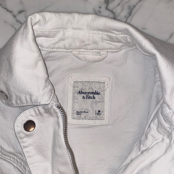 Abercrombie - Drapey White Denim Jacket - Picture 8 of 9